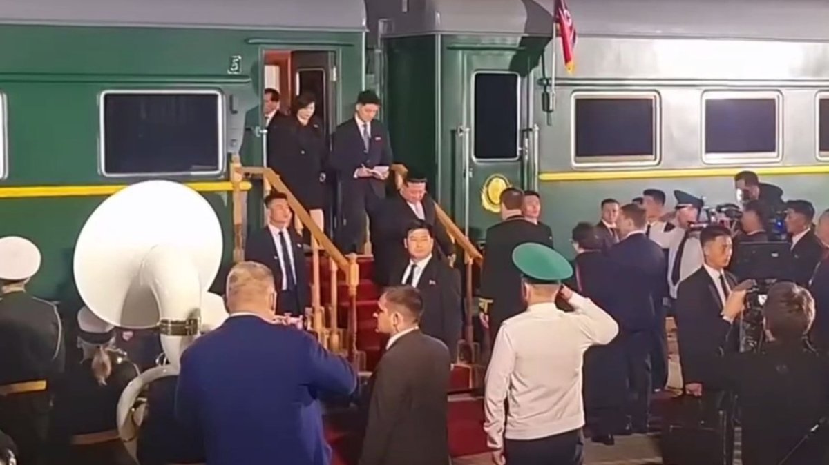 Ким Чен Ын приезд в Москву на мерседесе