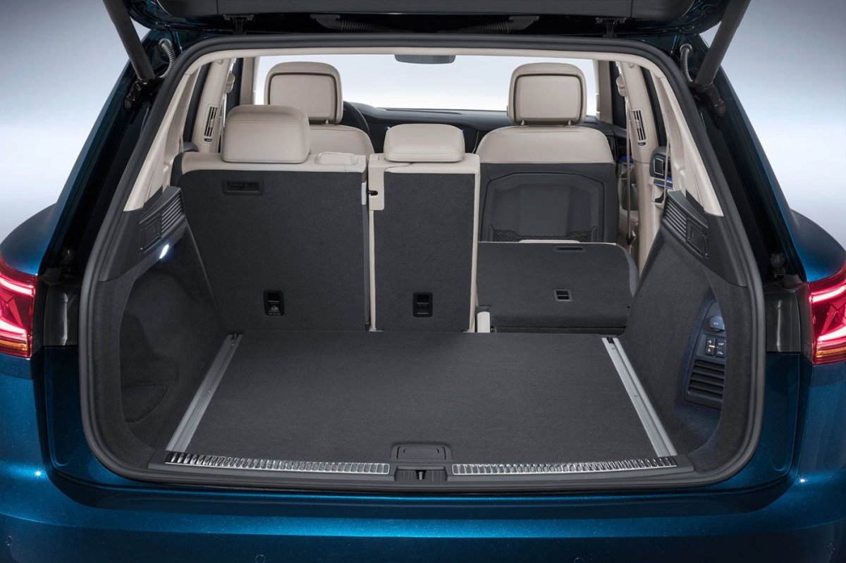 Багажник на Туарег 2019