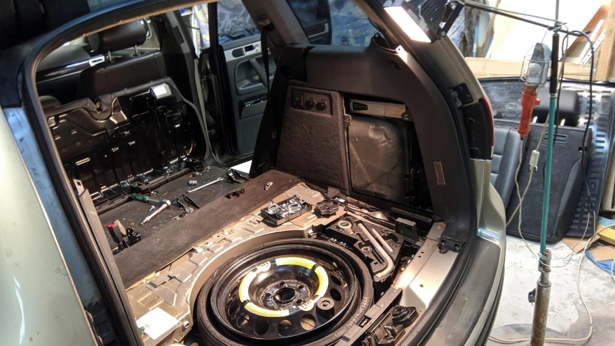 Touareg NF багажник разбор