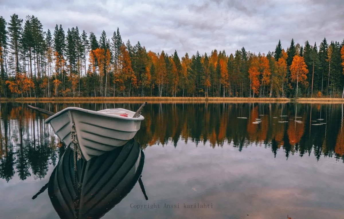 Озеро Лесное лодка