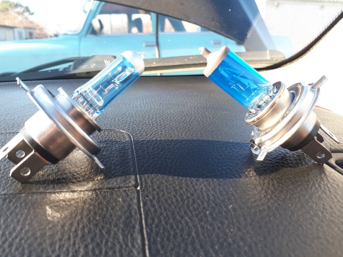 Лампы фар Mitsubishi Lancer 9