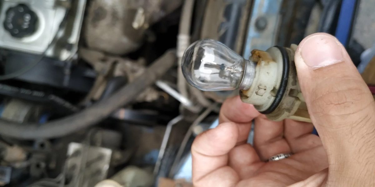 Митсубиси Кольт лампа ближнего света