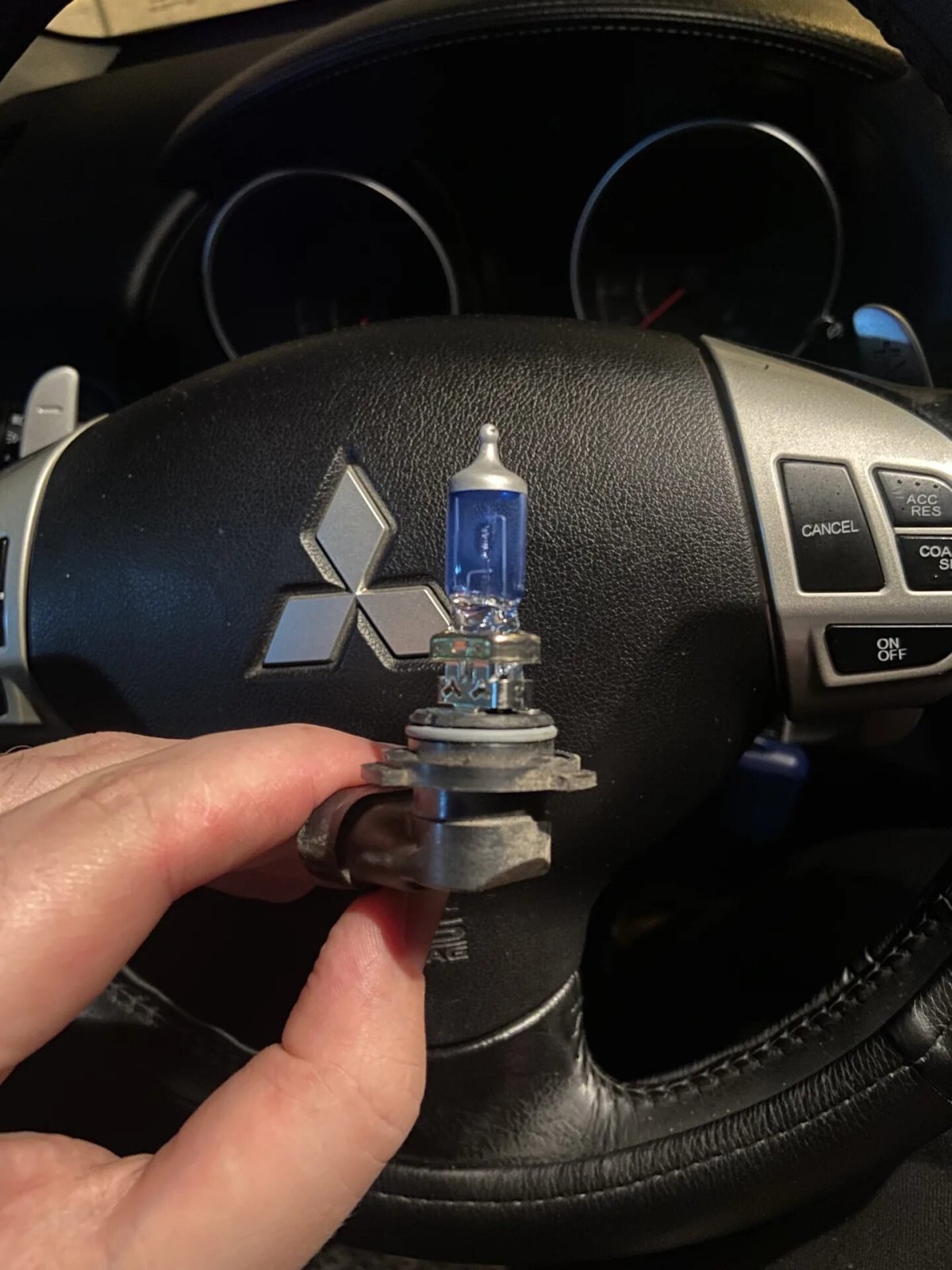 Лампочки ближнего света Митсубиси Аутлендер