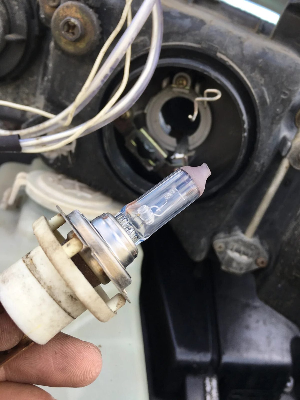 Ближний свет Mitsubishi Diamante