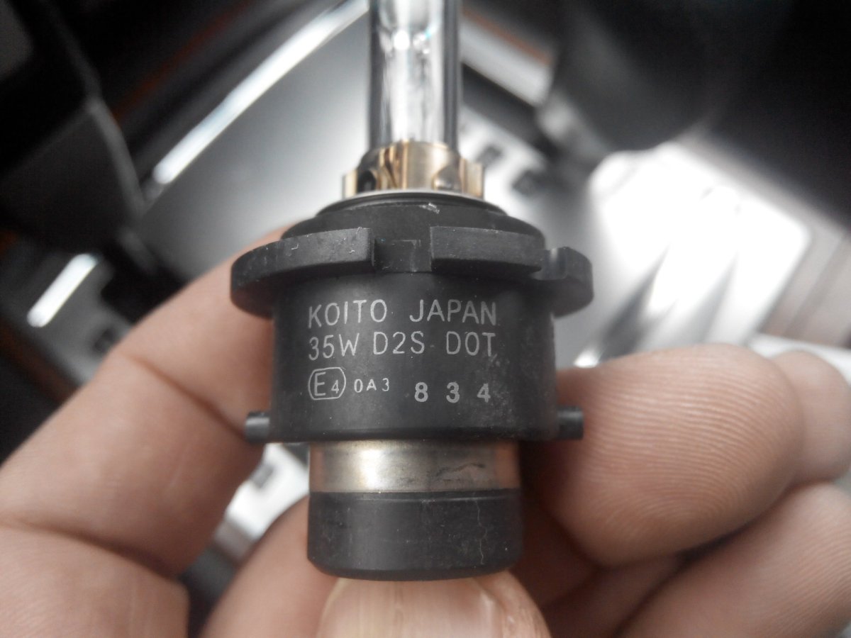 Митсубиси Паджеро спорт 2 лампы ближнего света