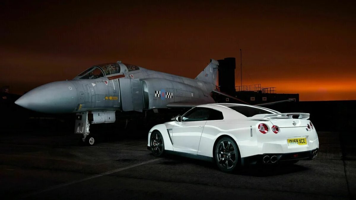 Истребитель и машина