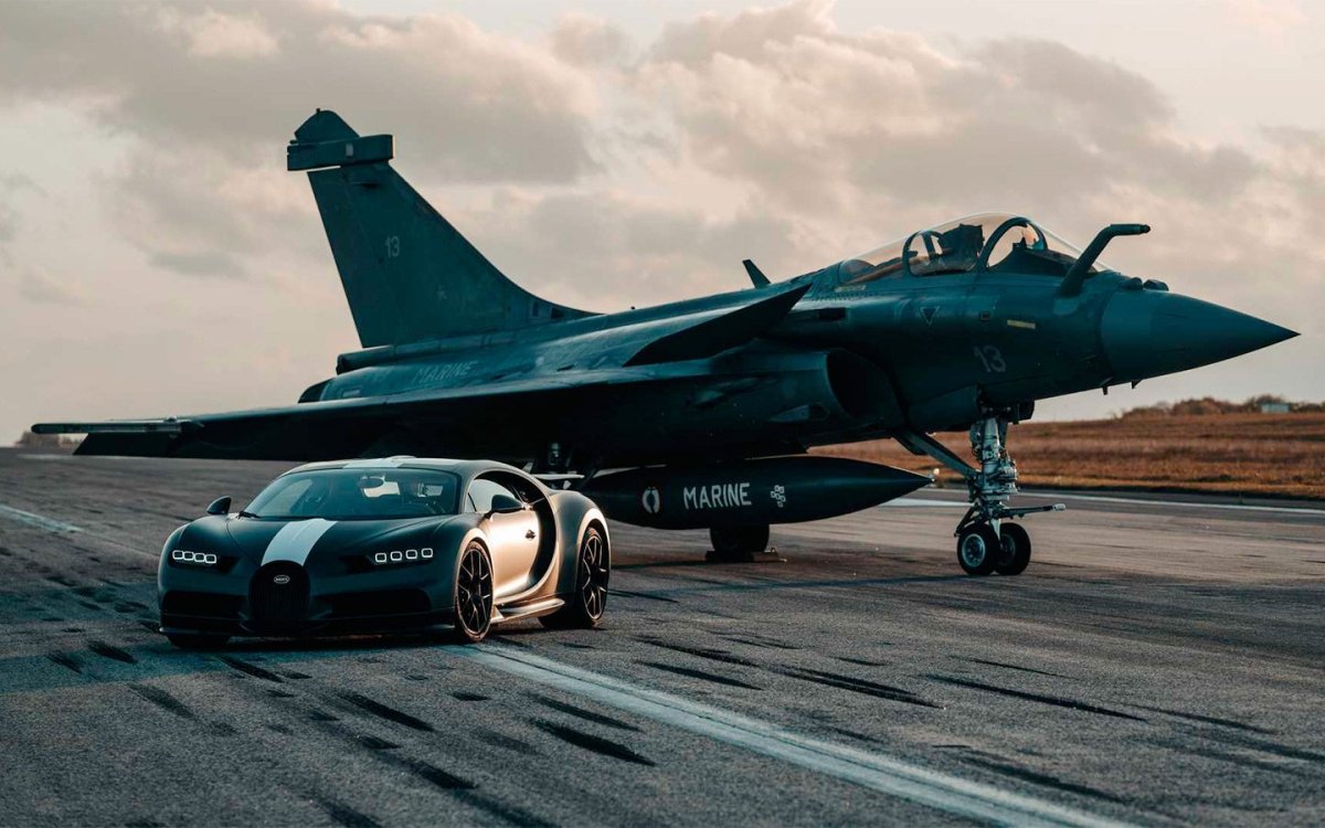 Бугатти против истребителя