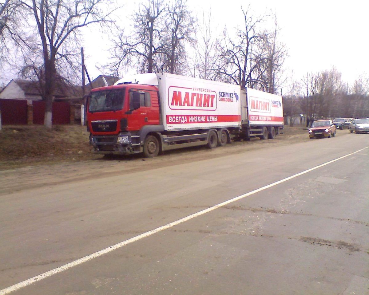 Водитель фуры магнит