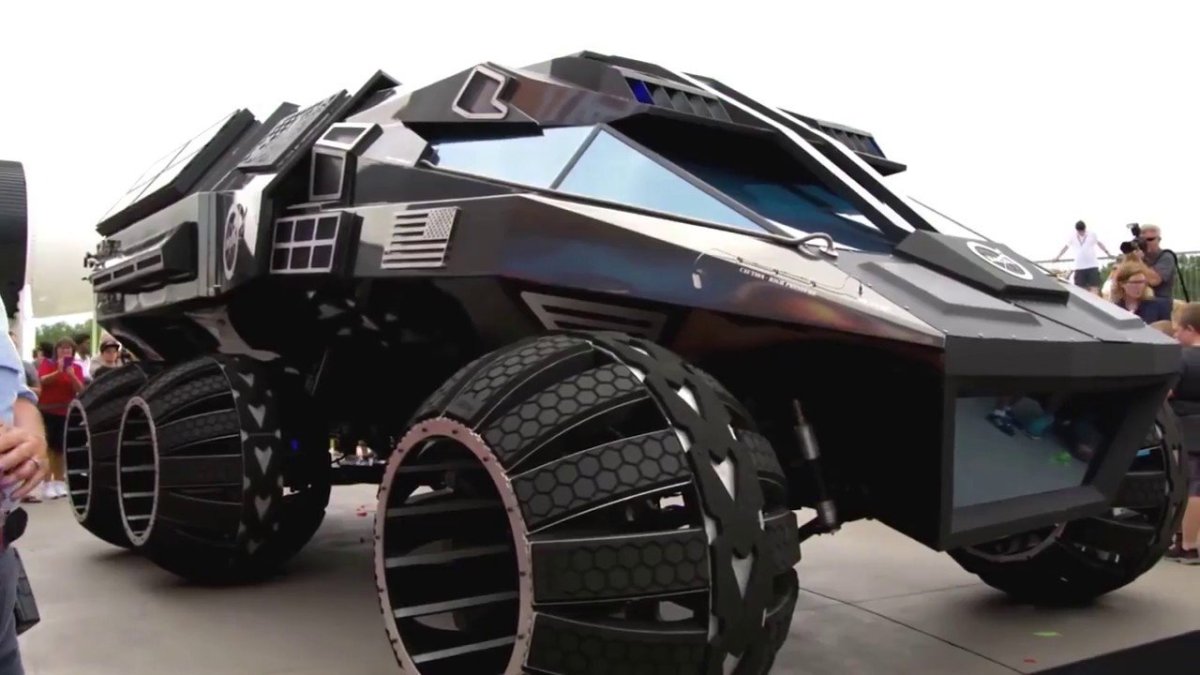 Тесла Бэтмобиль