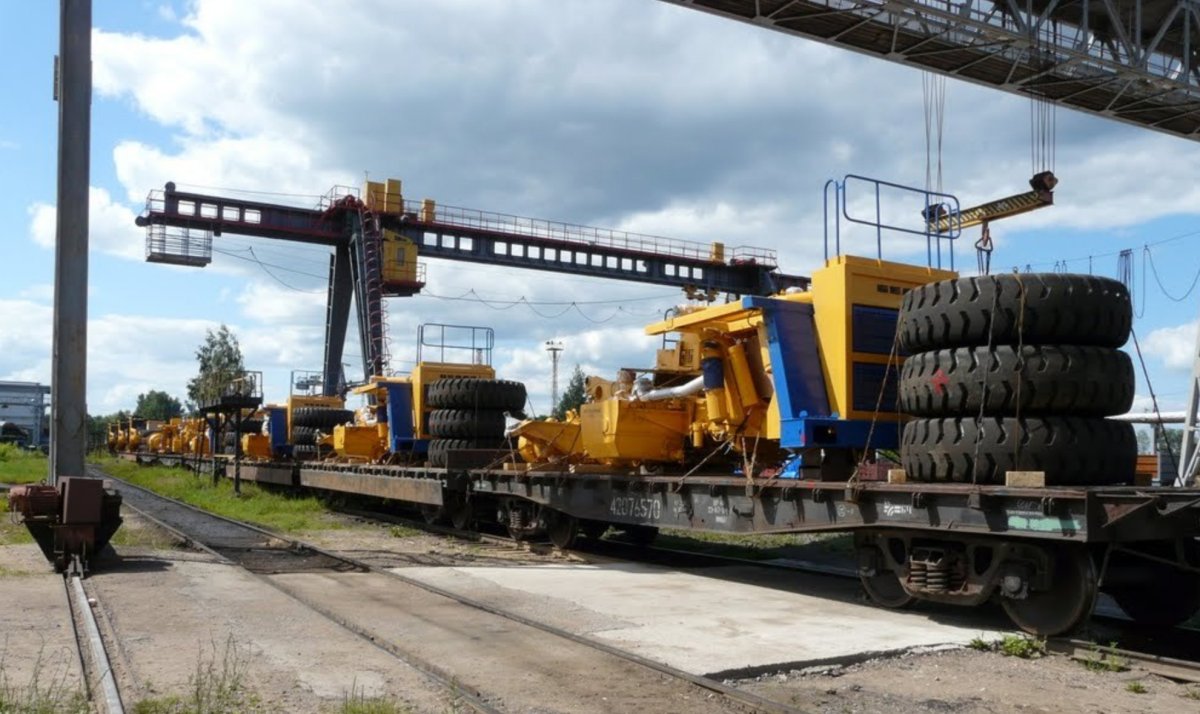 БЕЛАЗ на платформе