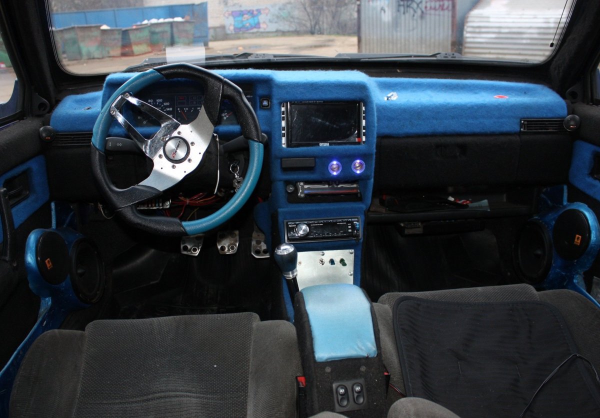 Тюнингованный салон ВАЗ 2109