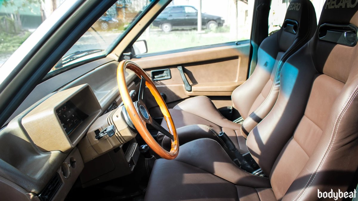 Экспортная ВАЗ 2114 салон