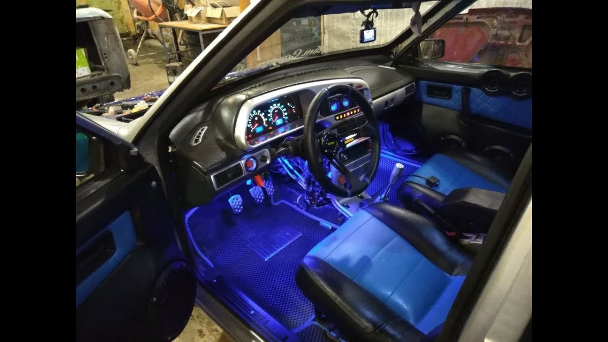 Тюнингованный салон ВАЗ 2114