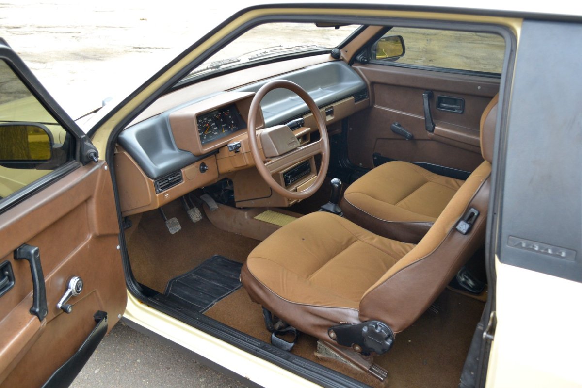 ВАЗ 2108 бежевый салон