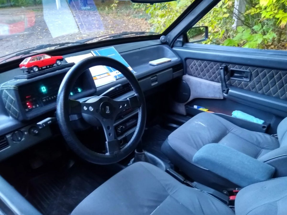 ВАЗ 2199 салон низкая панель