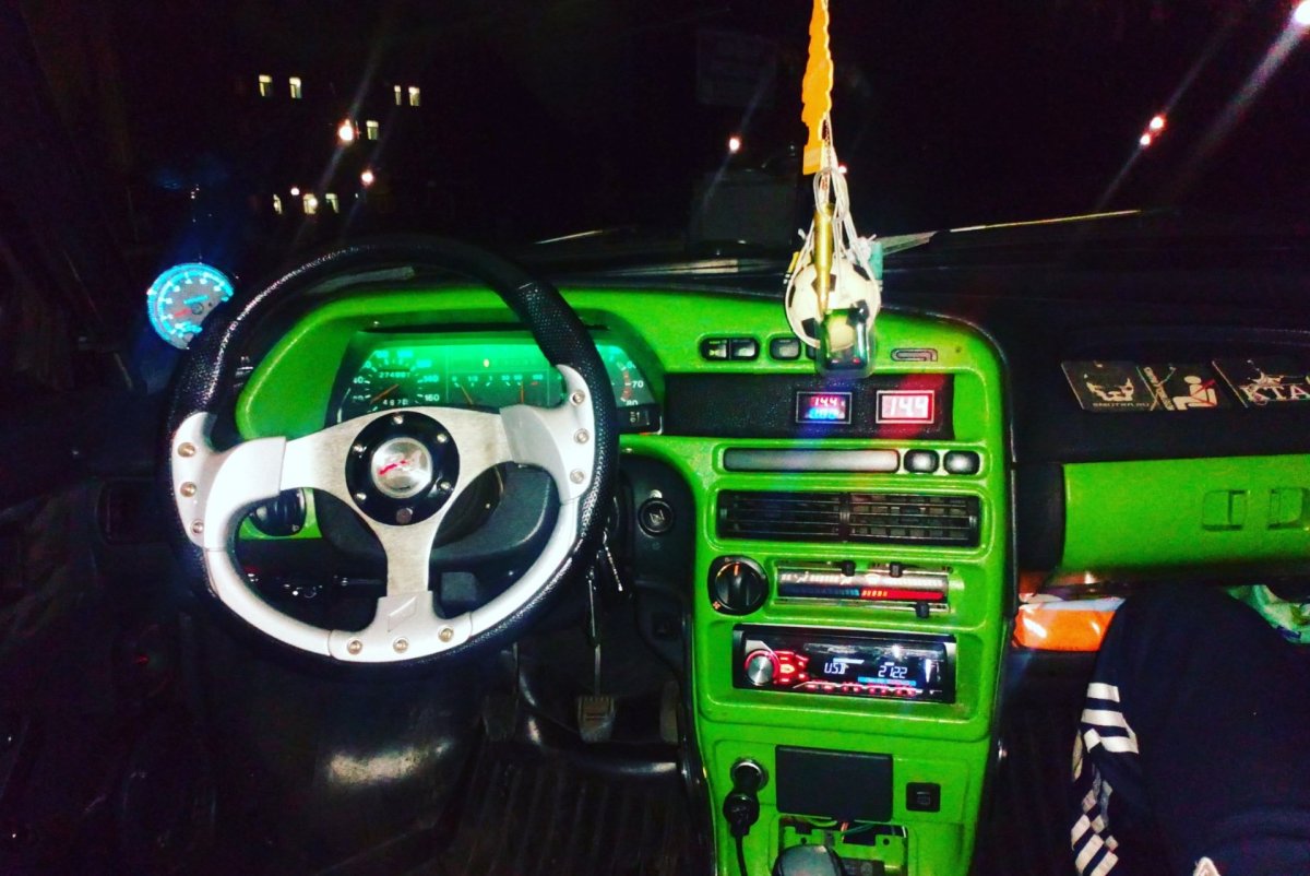 ВАЗ 2109 зеленый салон