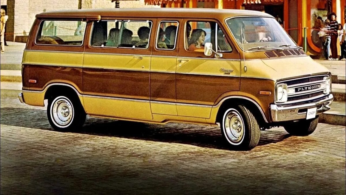 Plymouth Voyager 1 поколение