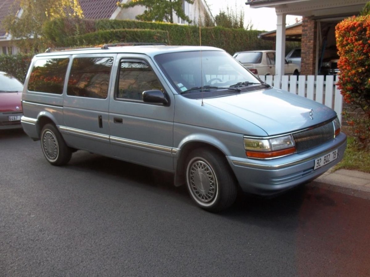 Plymouth Voyager 1993