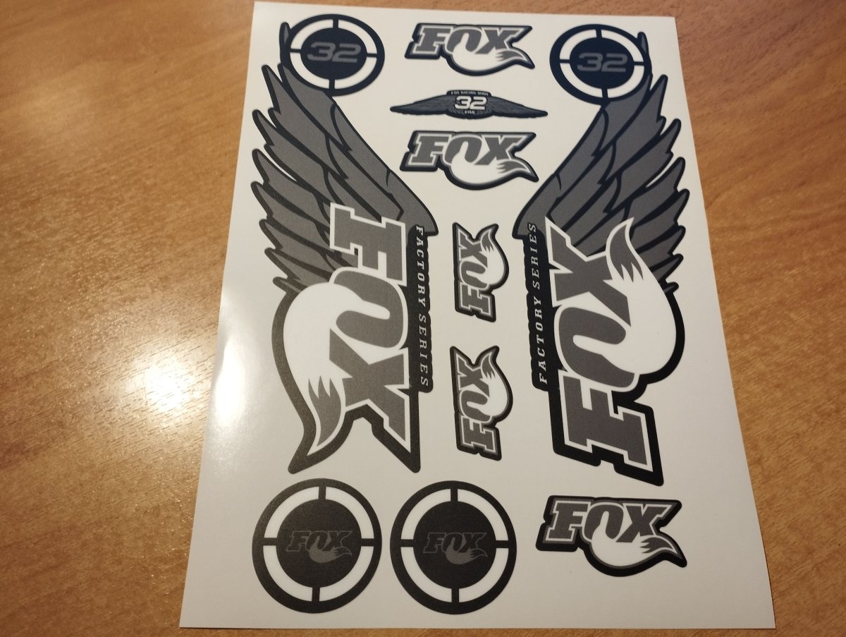 Кастомные наклейки