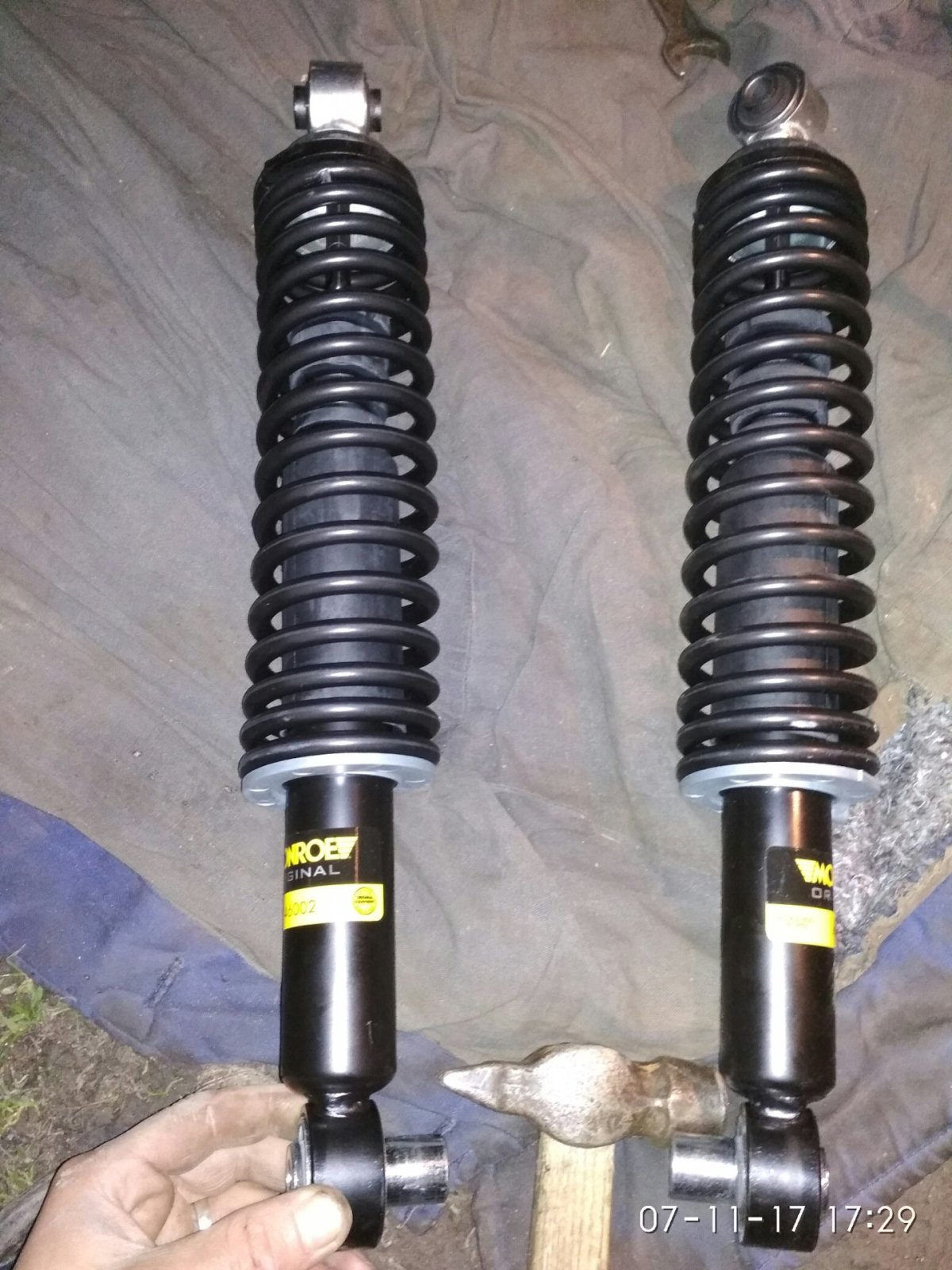 Renault 21 задние амортизаторы