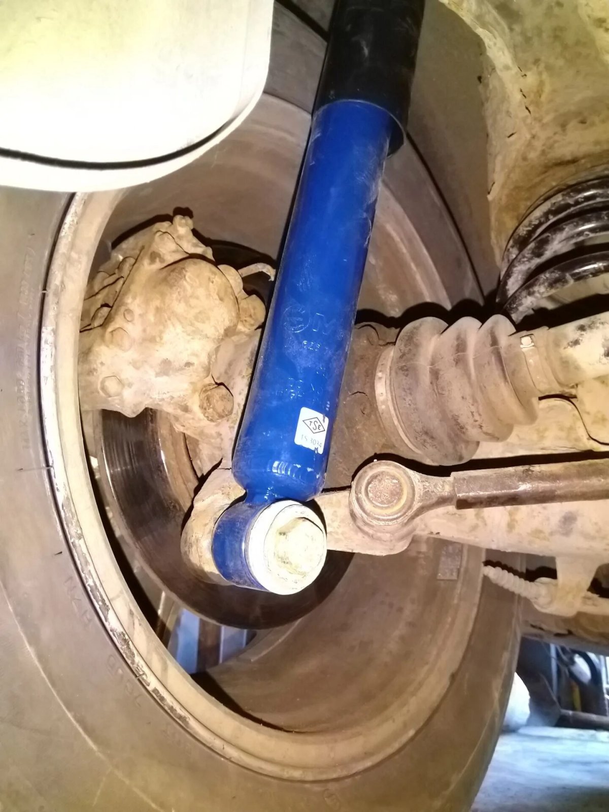 Opel Omega задние амортизаторы