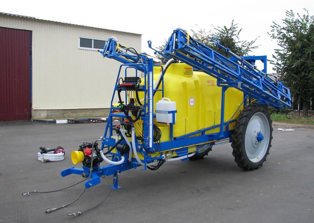 Опрыскиватель прицепной ОП-3000