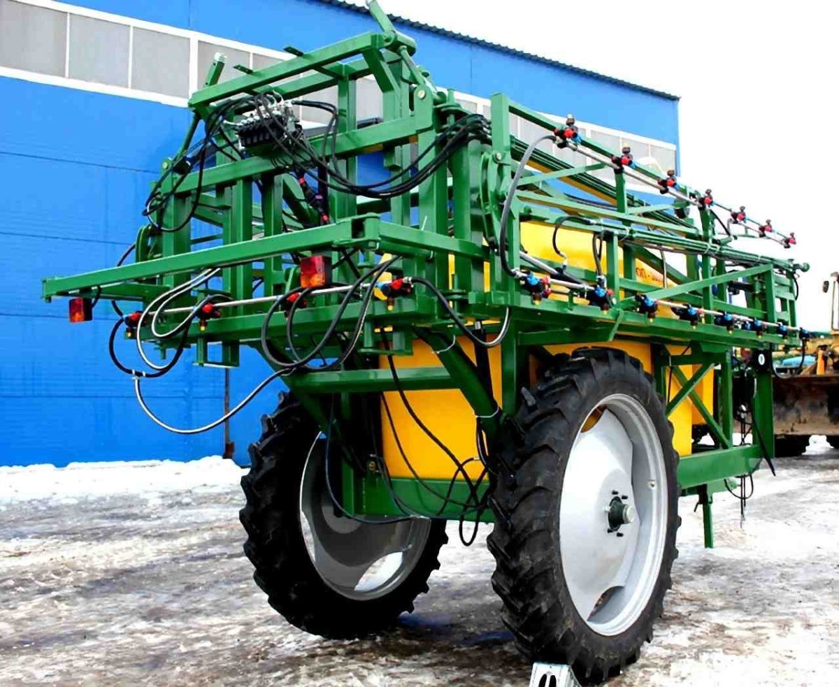 Опрыскиватель прицепной Барс 4000