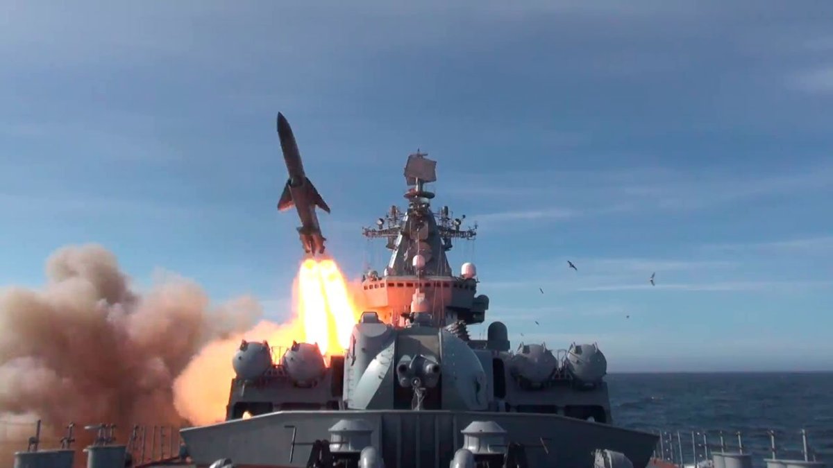 Флагман ТОФ ракетный крейсер Варяг