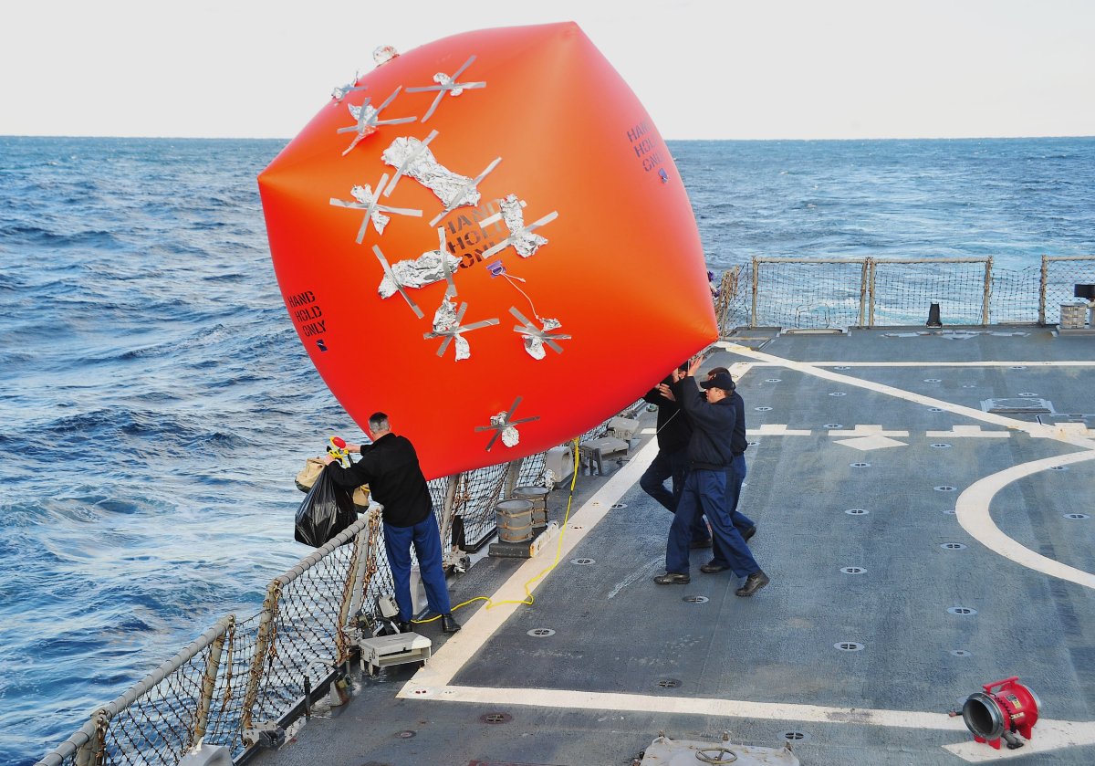 Надувной моряк