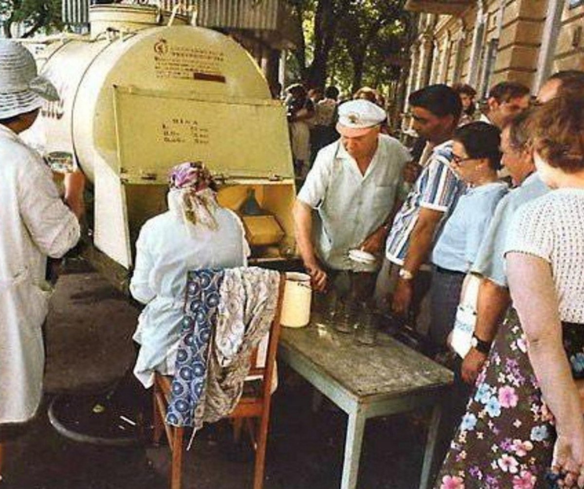 Продавец кваса СССР