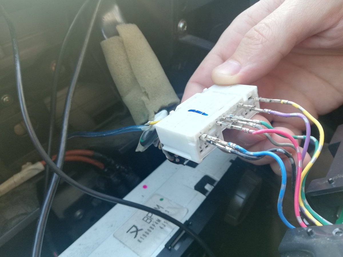 Фишка магнитолы Мазда 3 BK