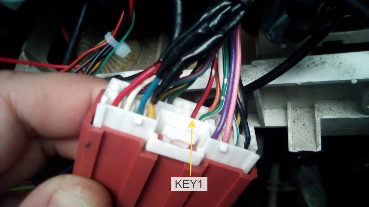 Провод кнопок руля магнитолы Мазда 3 BL