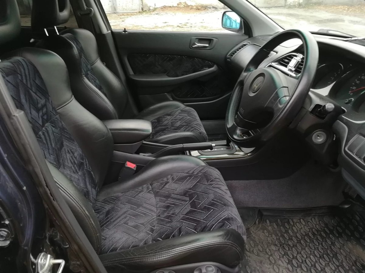 Хонда Торнео кожаный салон