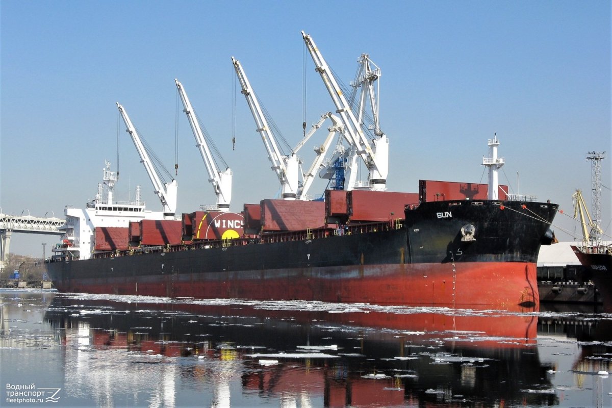 Теплоход буксир-толкач