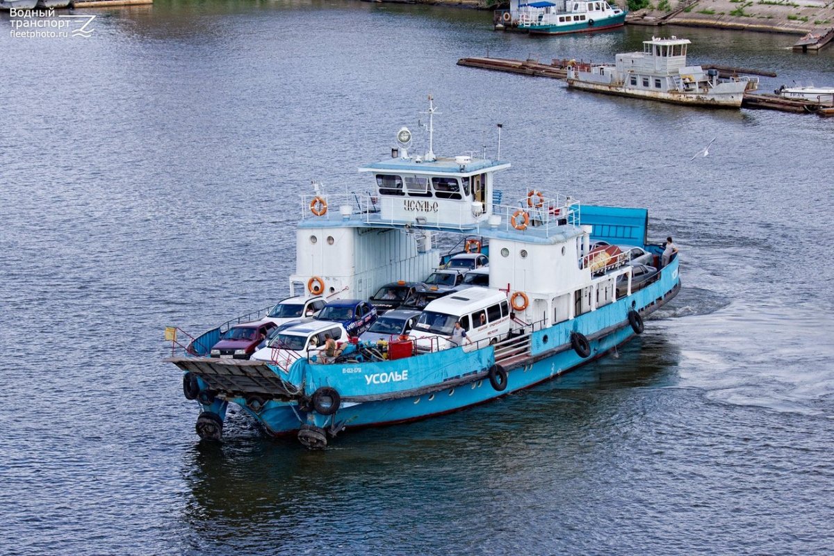 Теплоход Усолье