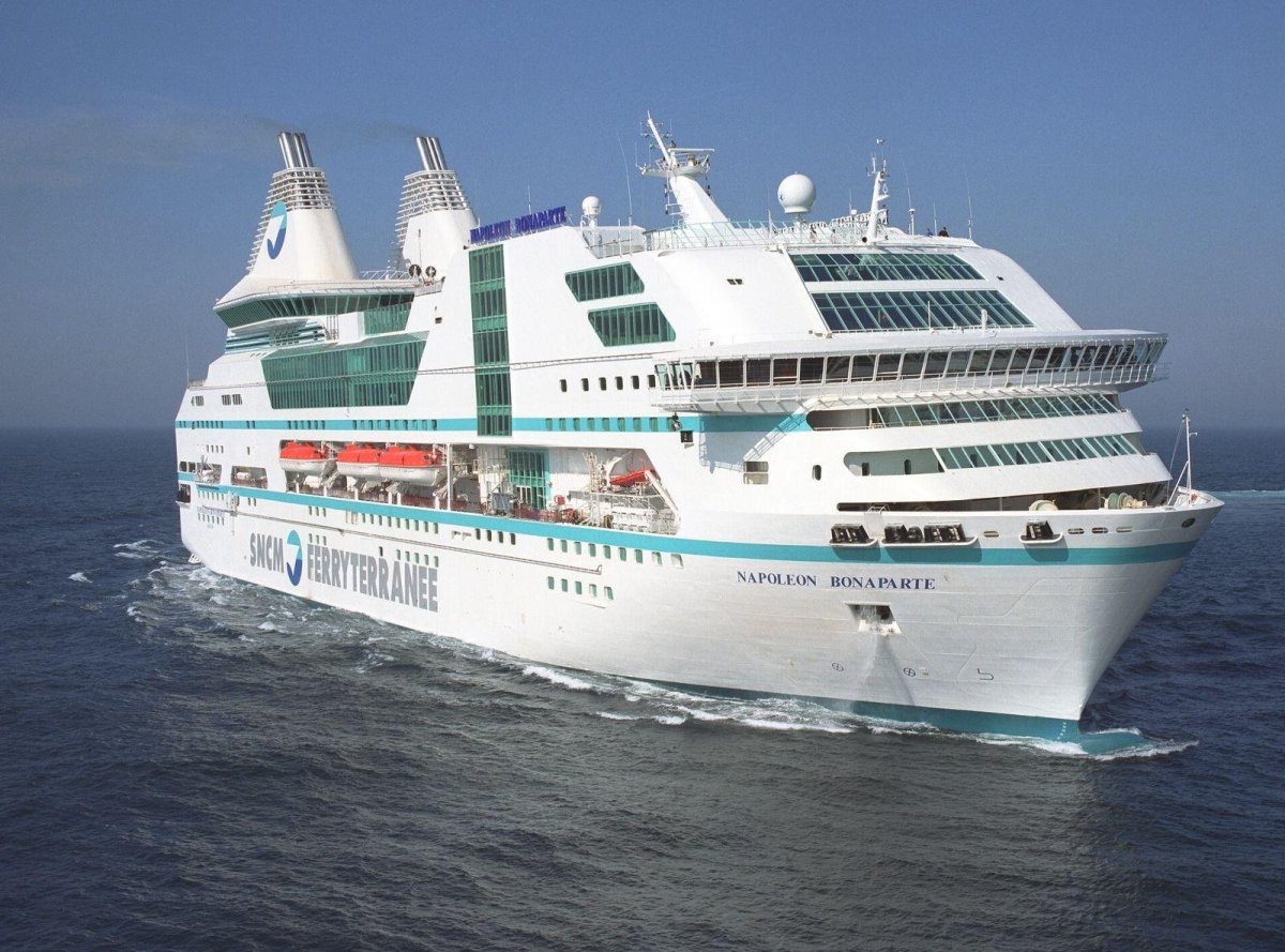 Napoleon Bonaparte Ferry паром