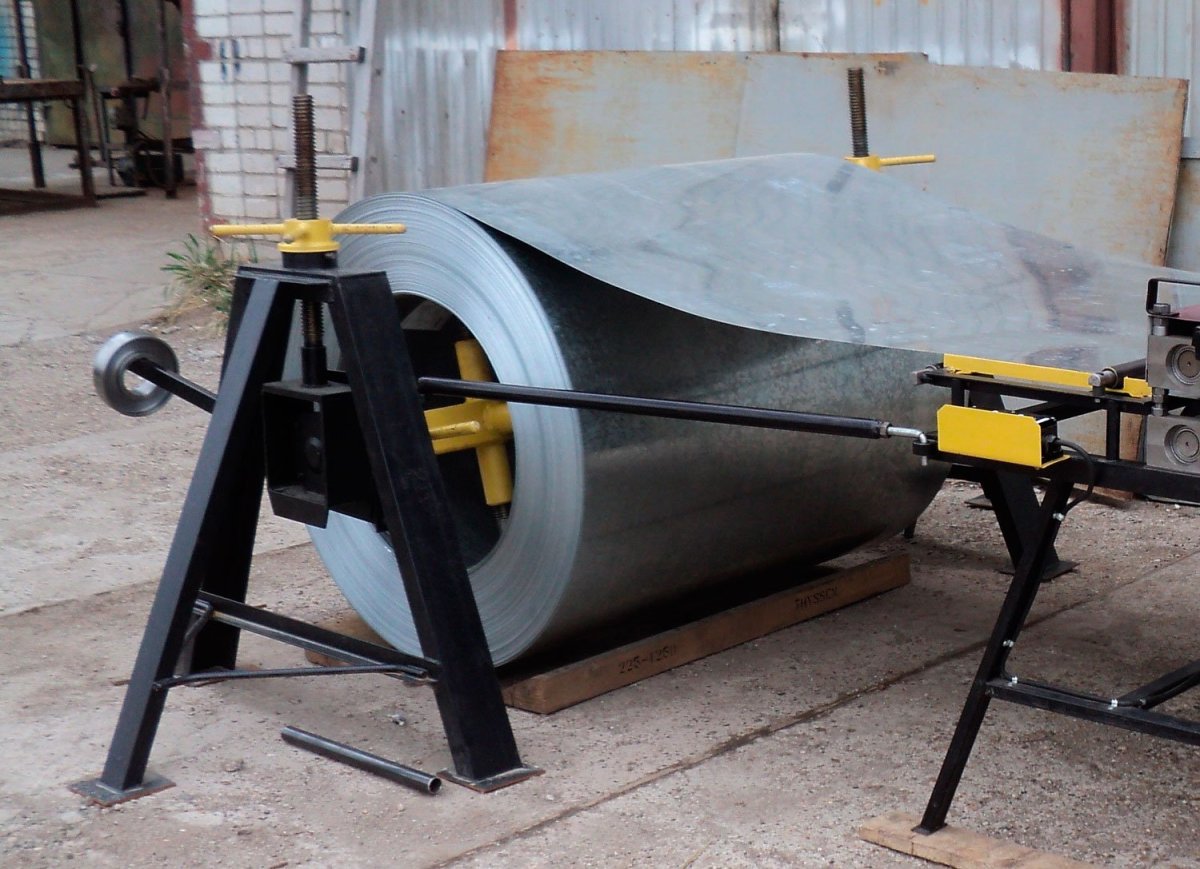 Разматывание рулонного металла 4мм.