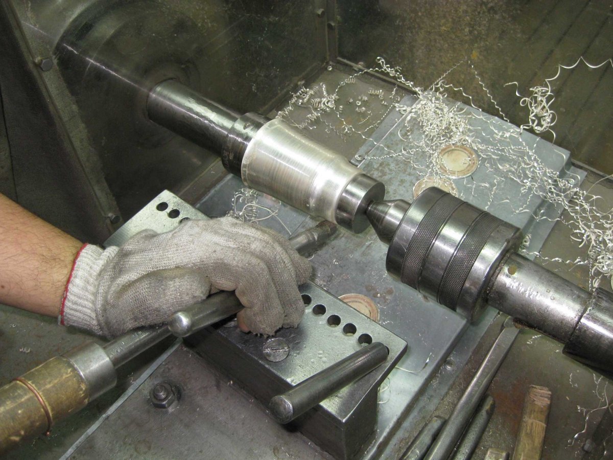 Ротационная вытяжка на токарном станке