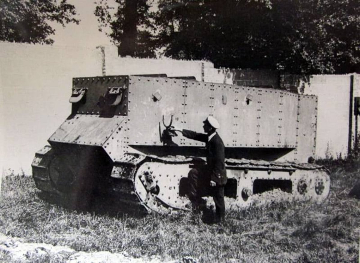Первый танк маленький Вилли