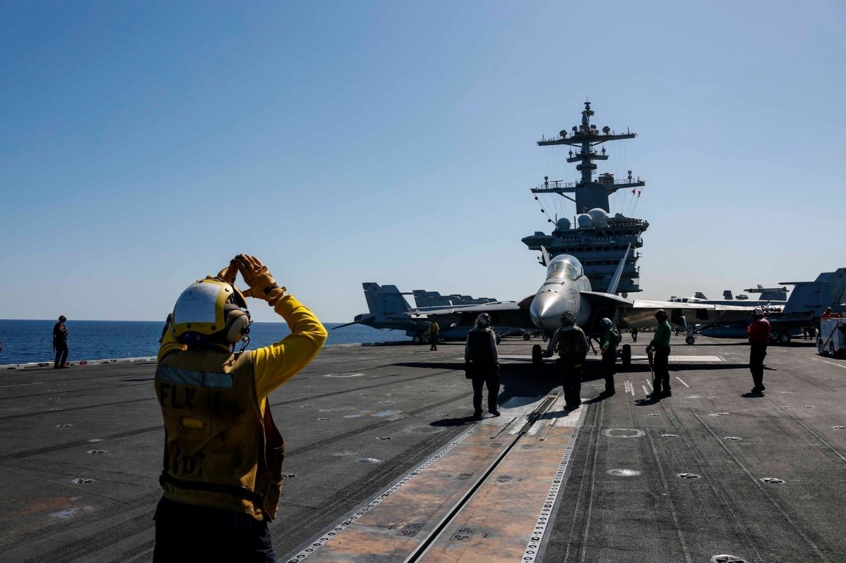 Летная палуба авианосца