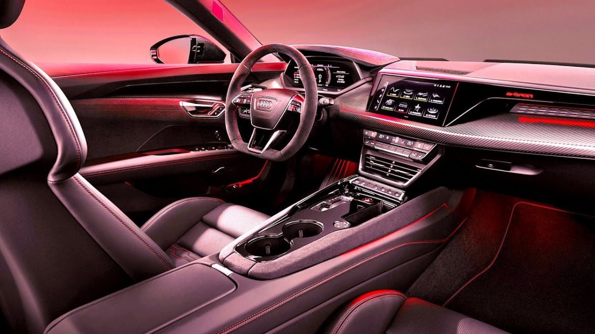 Ауди е-трон gt 2022