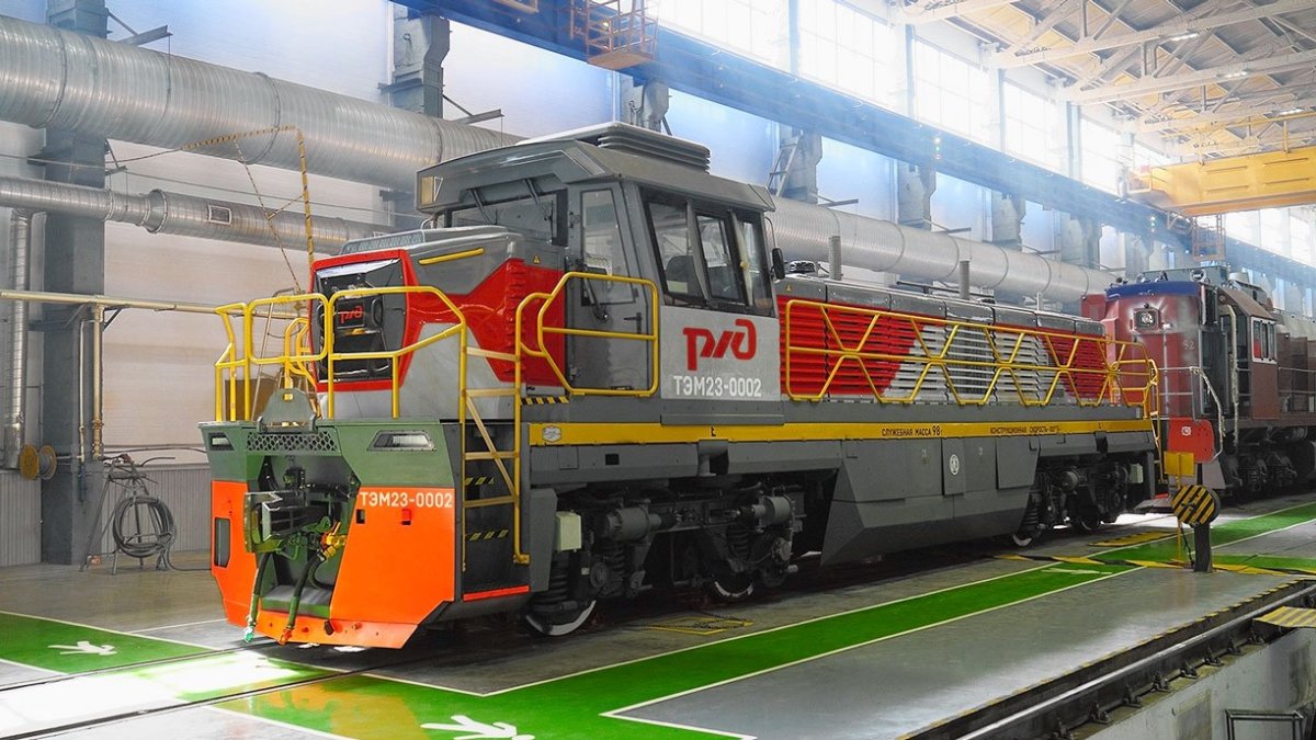 Новый маневровый тепловоз тэм23