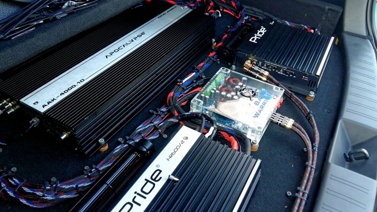 Усилитель автозвук 4 канальный