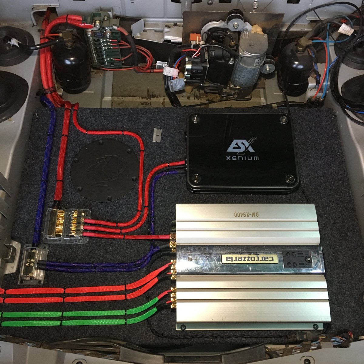 Усилитель в машину