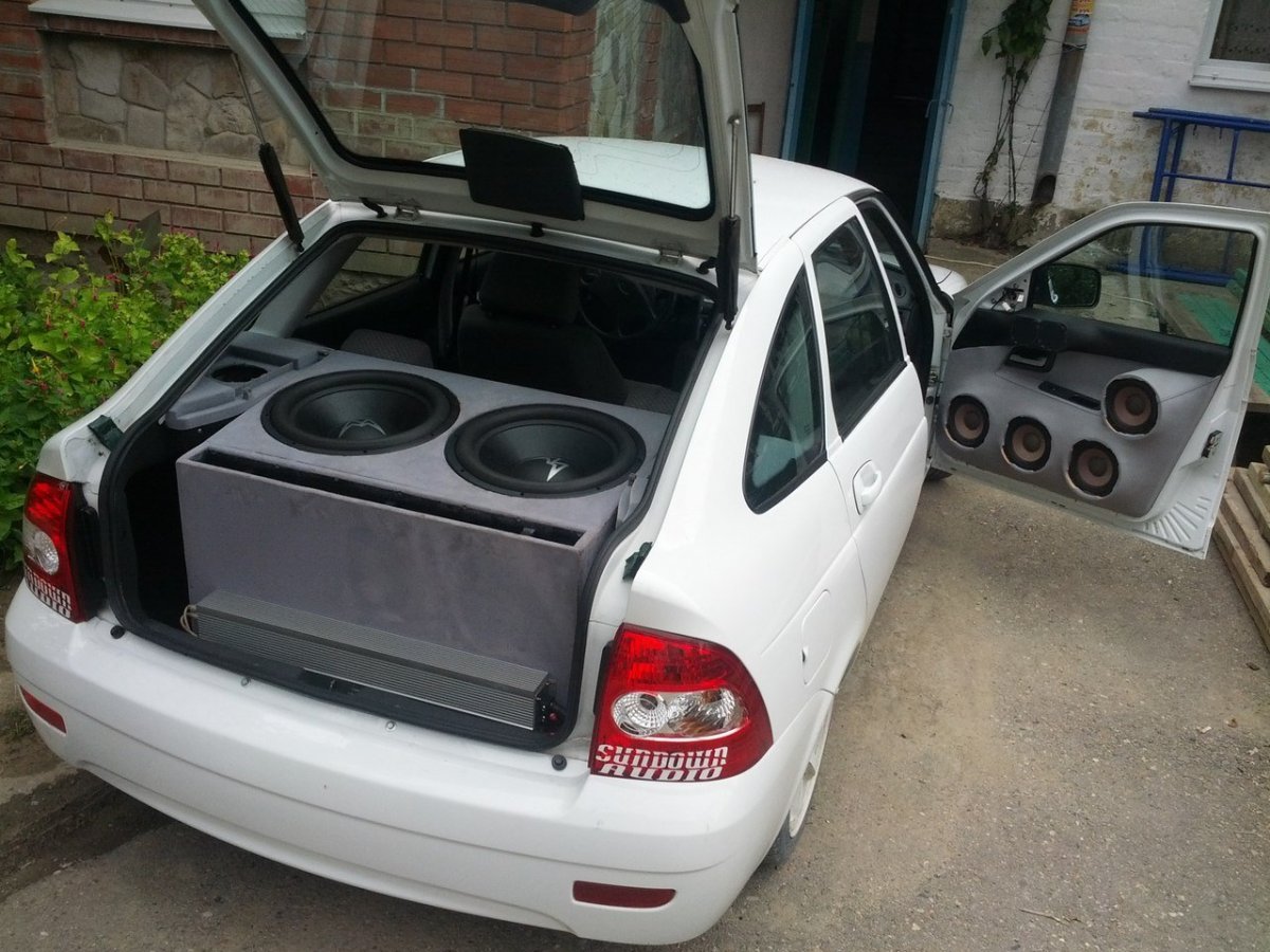 Сабвуфер Lada Приора седан