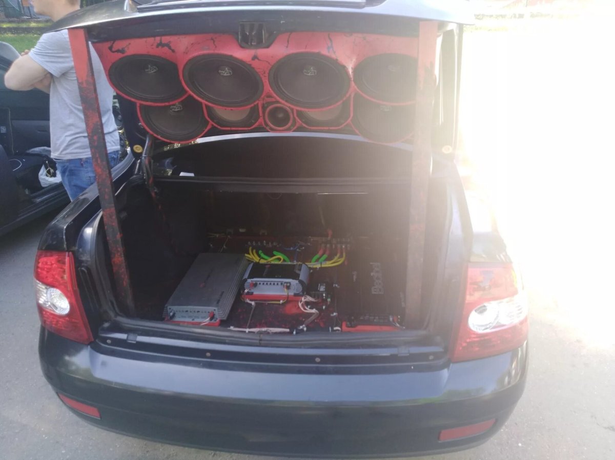 Приора седан тыл автозвук