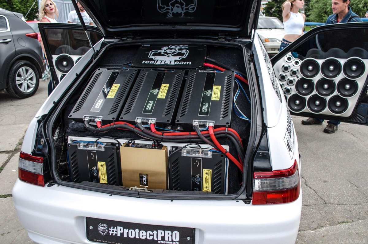 Alphard демокар