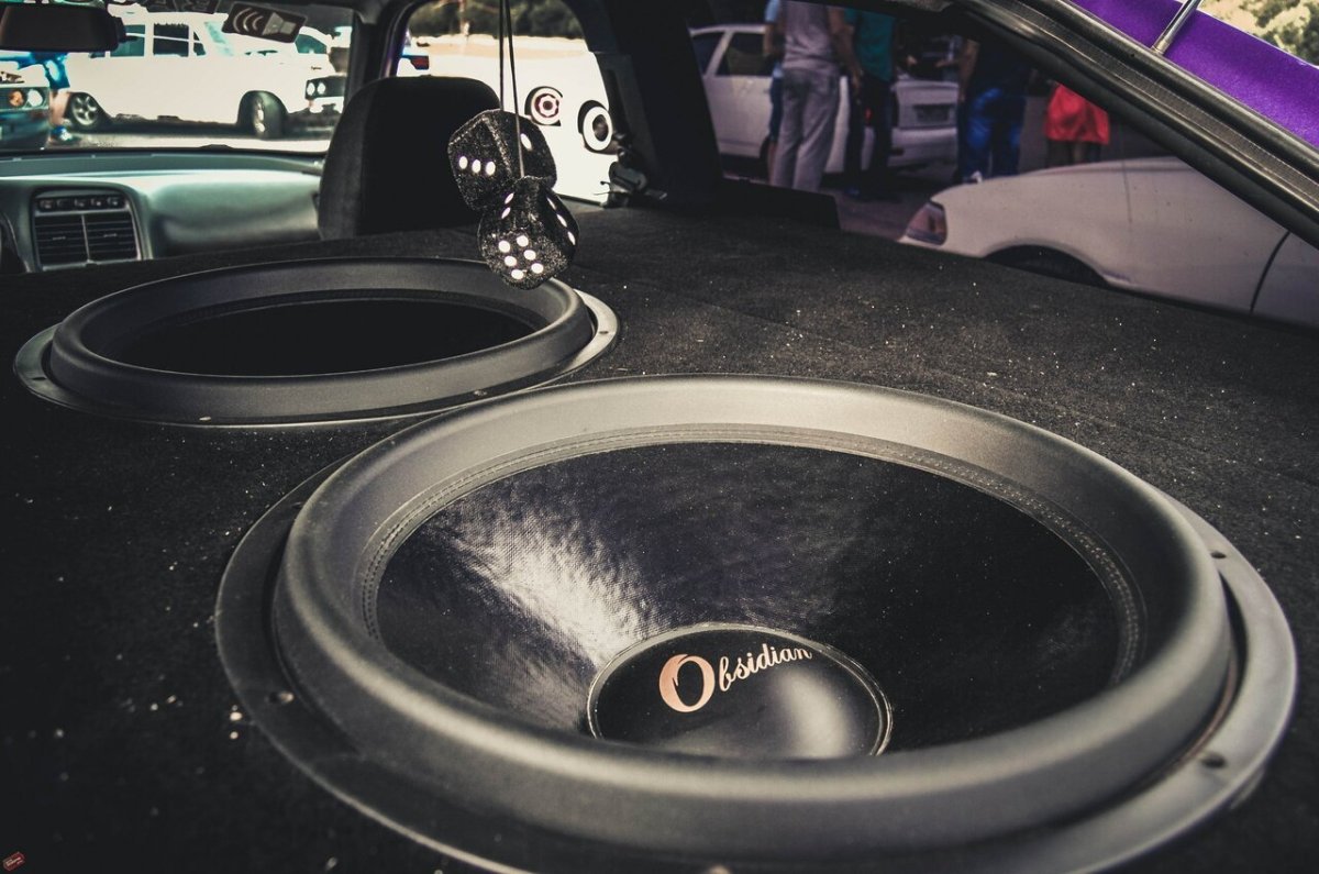 ВАЗ 2112 автозвук басс