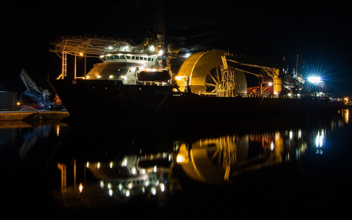 Пароход ночью