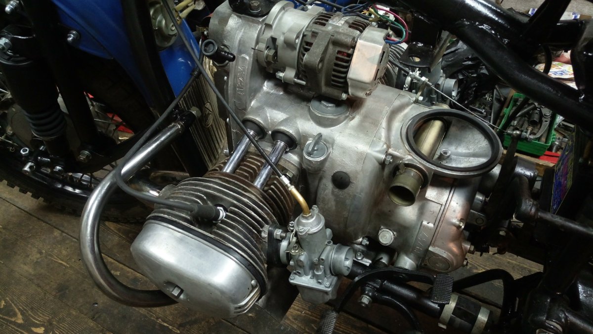 Мотоцикл Урал двухтактный